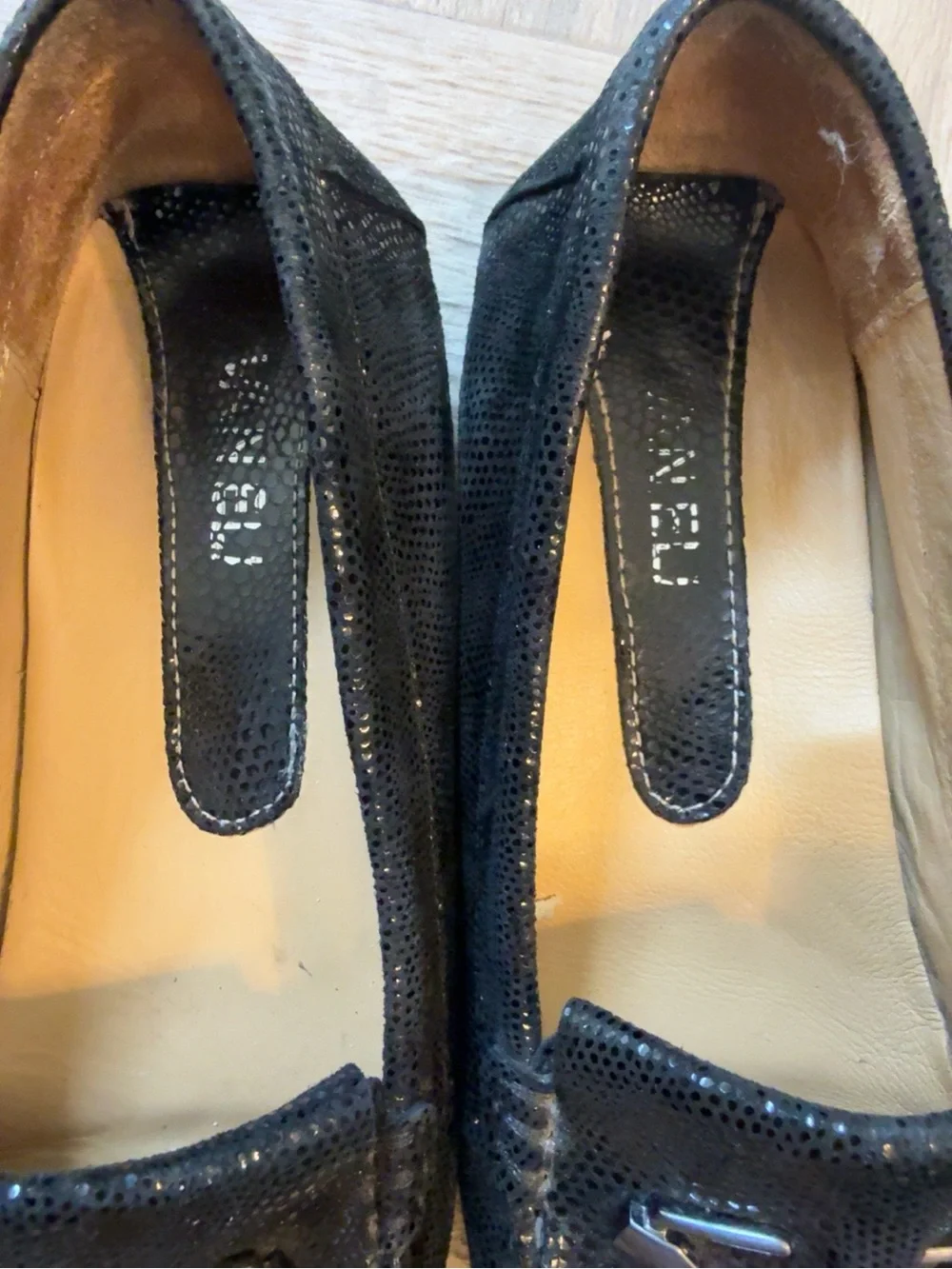 Italian Embossed Snakeskin Print Leather Loafers. Size 8